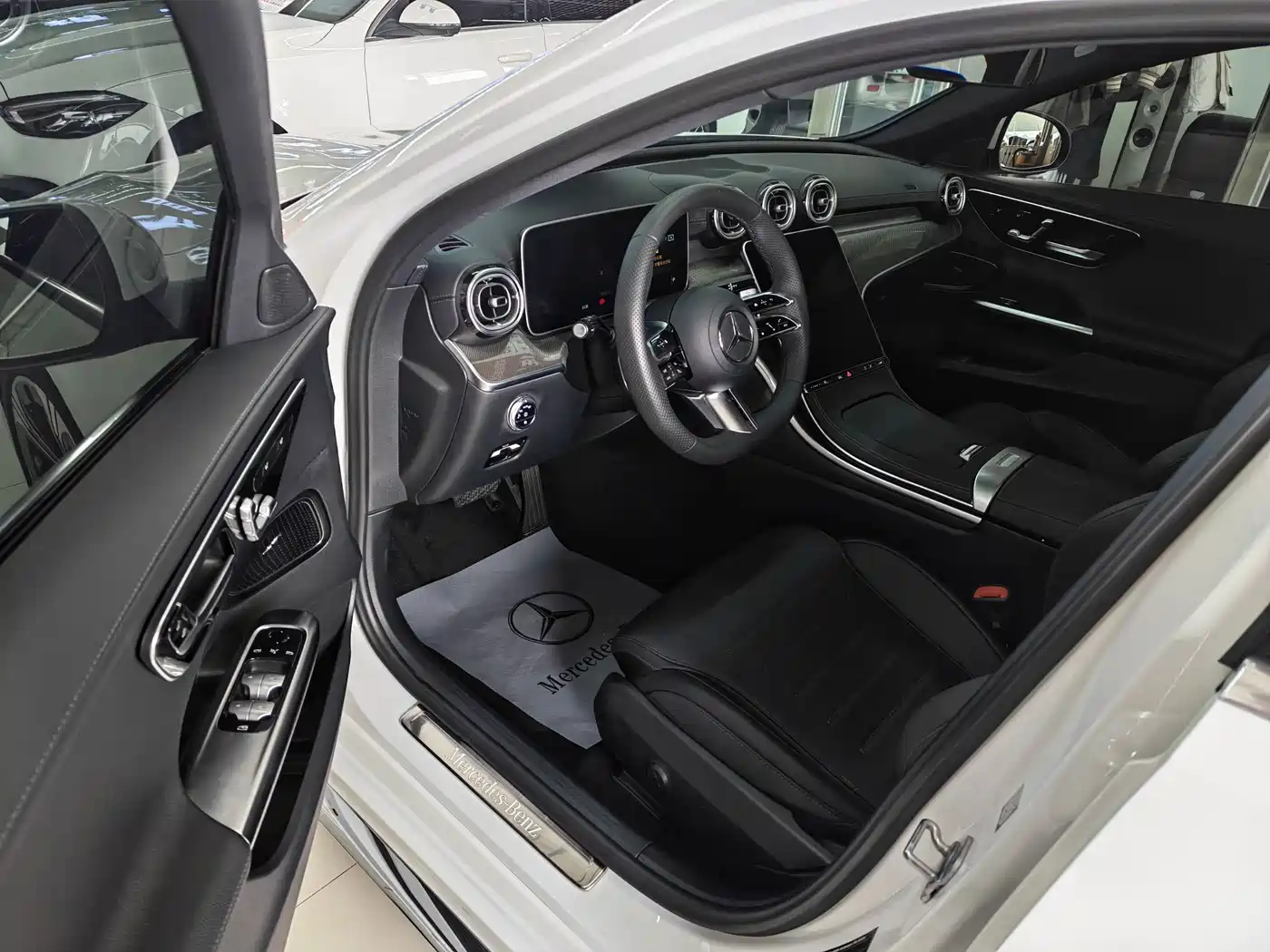 Mercedes-Benz C-Class 2024 C 260 L 4MATIC Sport фото 6