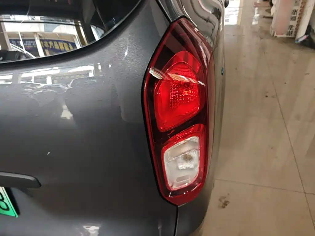Фото 8 - Wuling Motors Wuling Hongguang New Energy