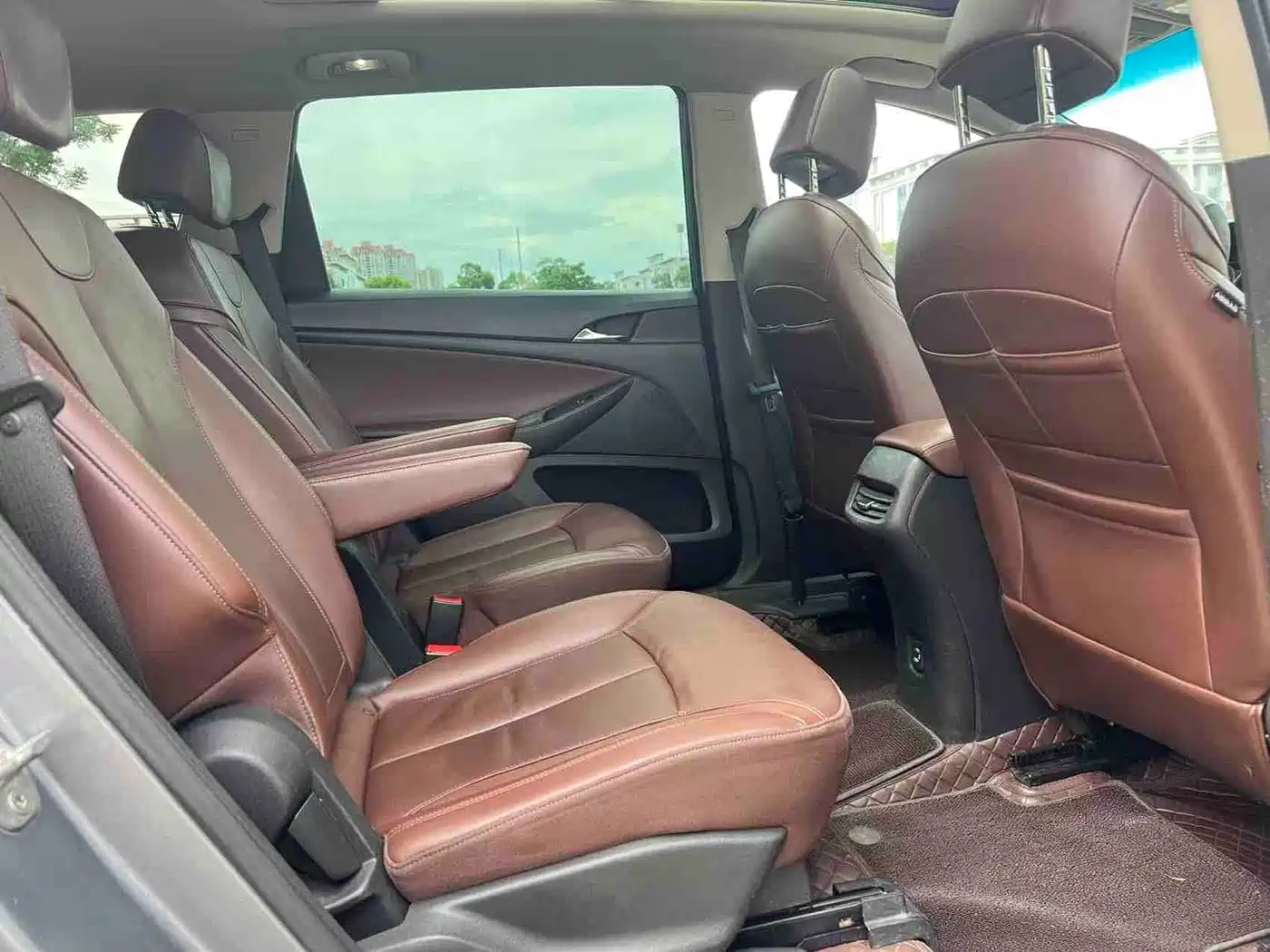 Фото 24 - Buick GL6
