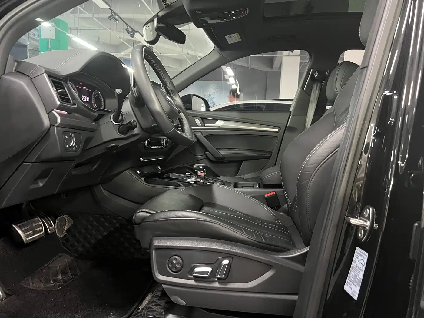 Audi Q5L 2024 Model 40 TFSI Luxury Dynamic фото 4
