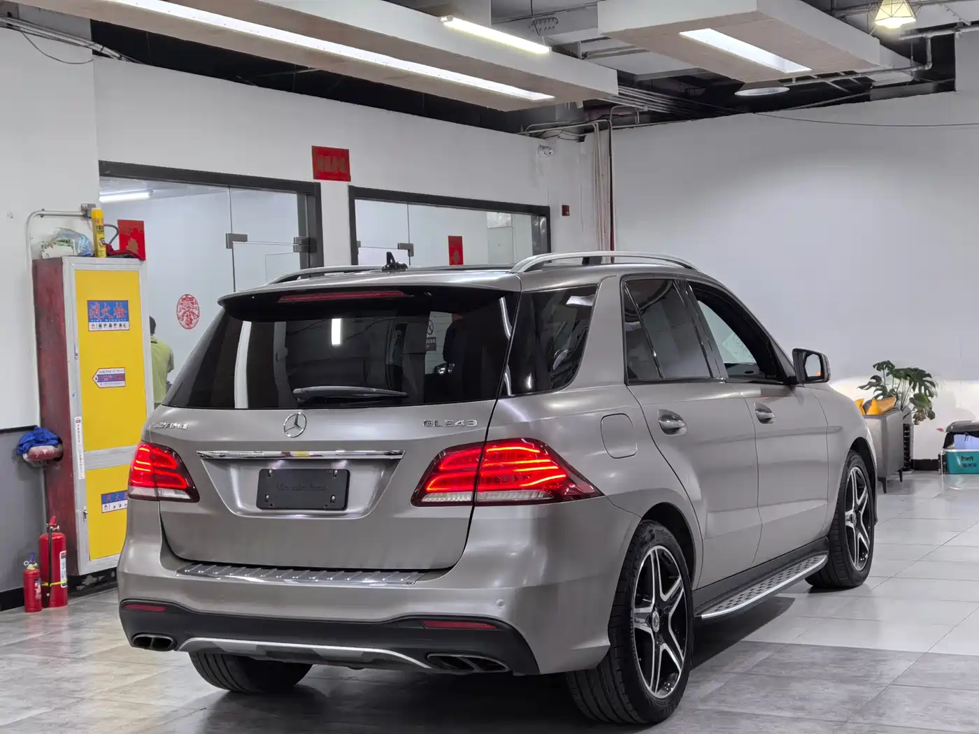 Mercedes-Benz GLE AMG 2017 AMG GLE 43 4MATIC фото 6