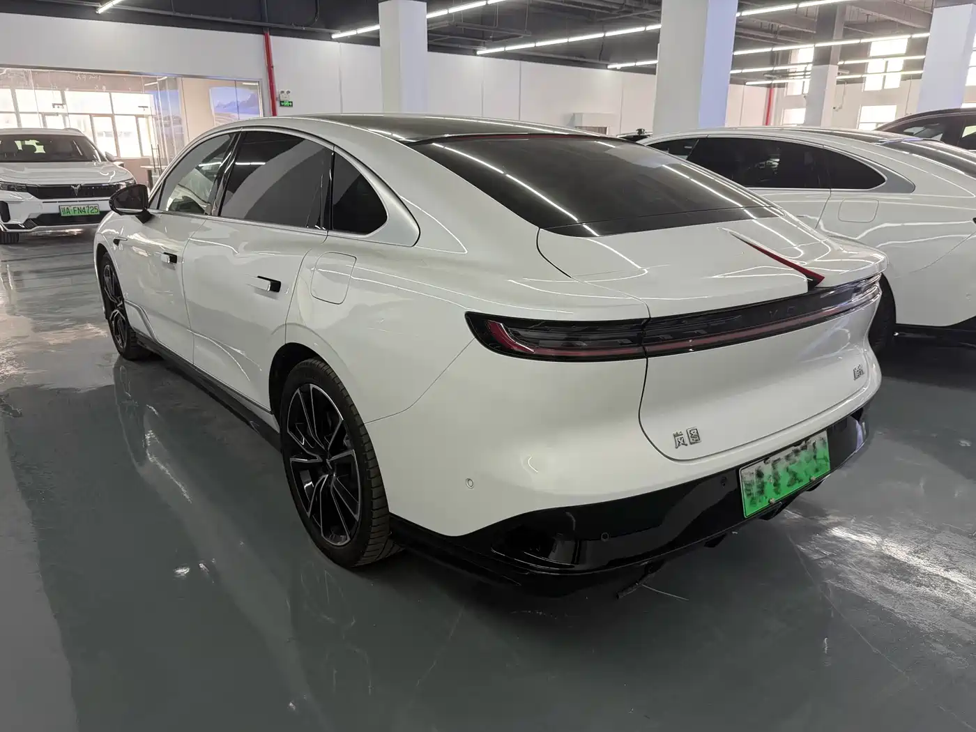 Voyah Auto VOYAH Zhuiguang 2024 PHEV AWD Ultra Long Range Flagship фото 6