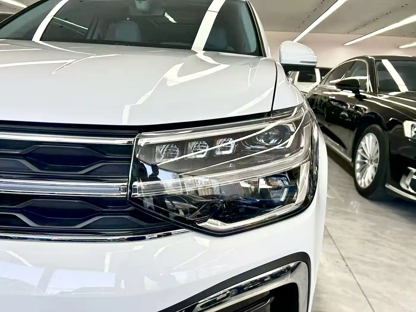 Volkswagen Tharu 2026 2024 300TSI 2WD Full Moon Edition