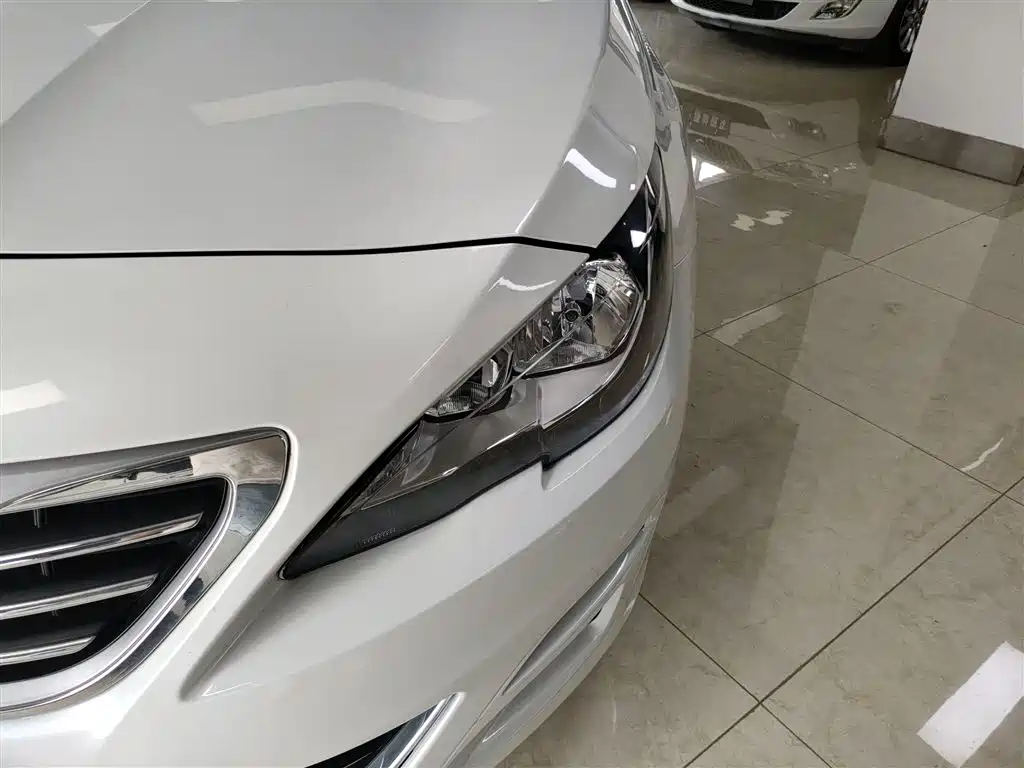 Peugeot 408 2016 1.6T Automatic Luxury Edition фото 24