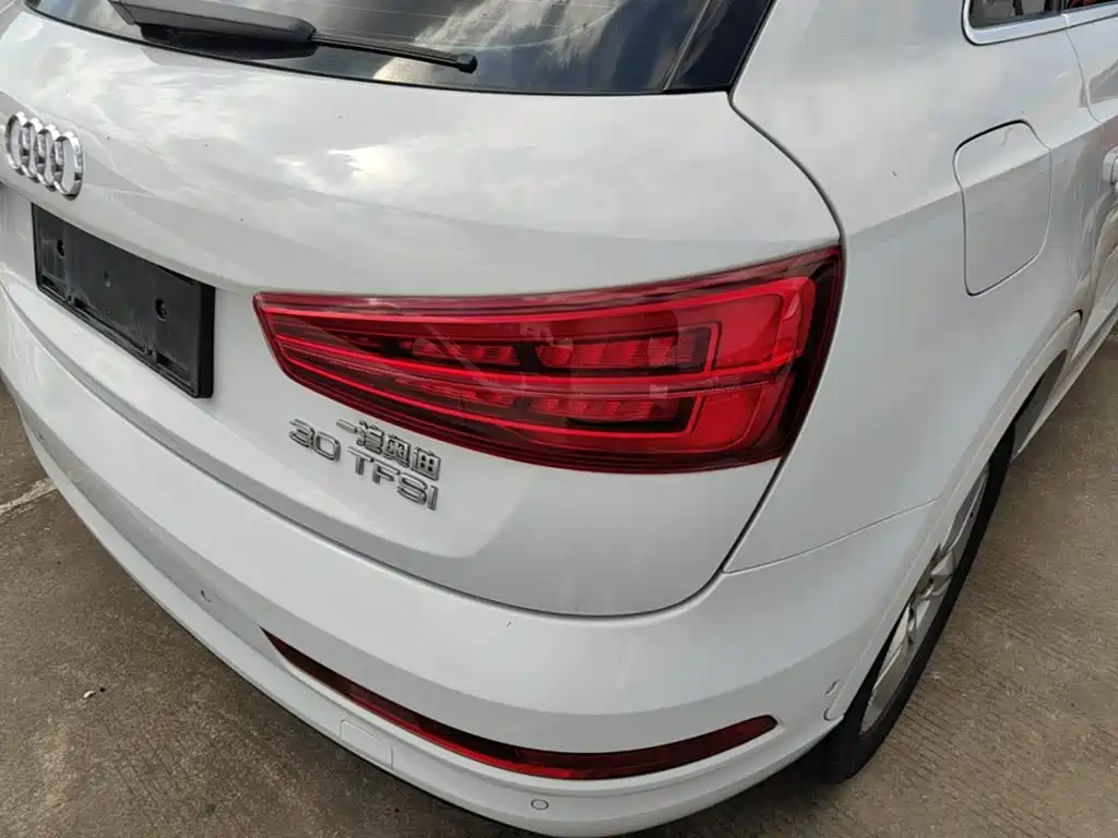 Фото 8 - Audi Q3