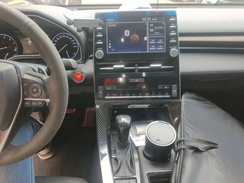 Photo 9 - Toyota Avalon