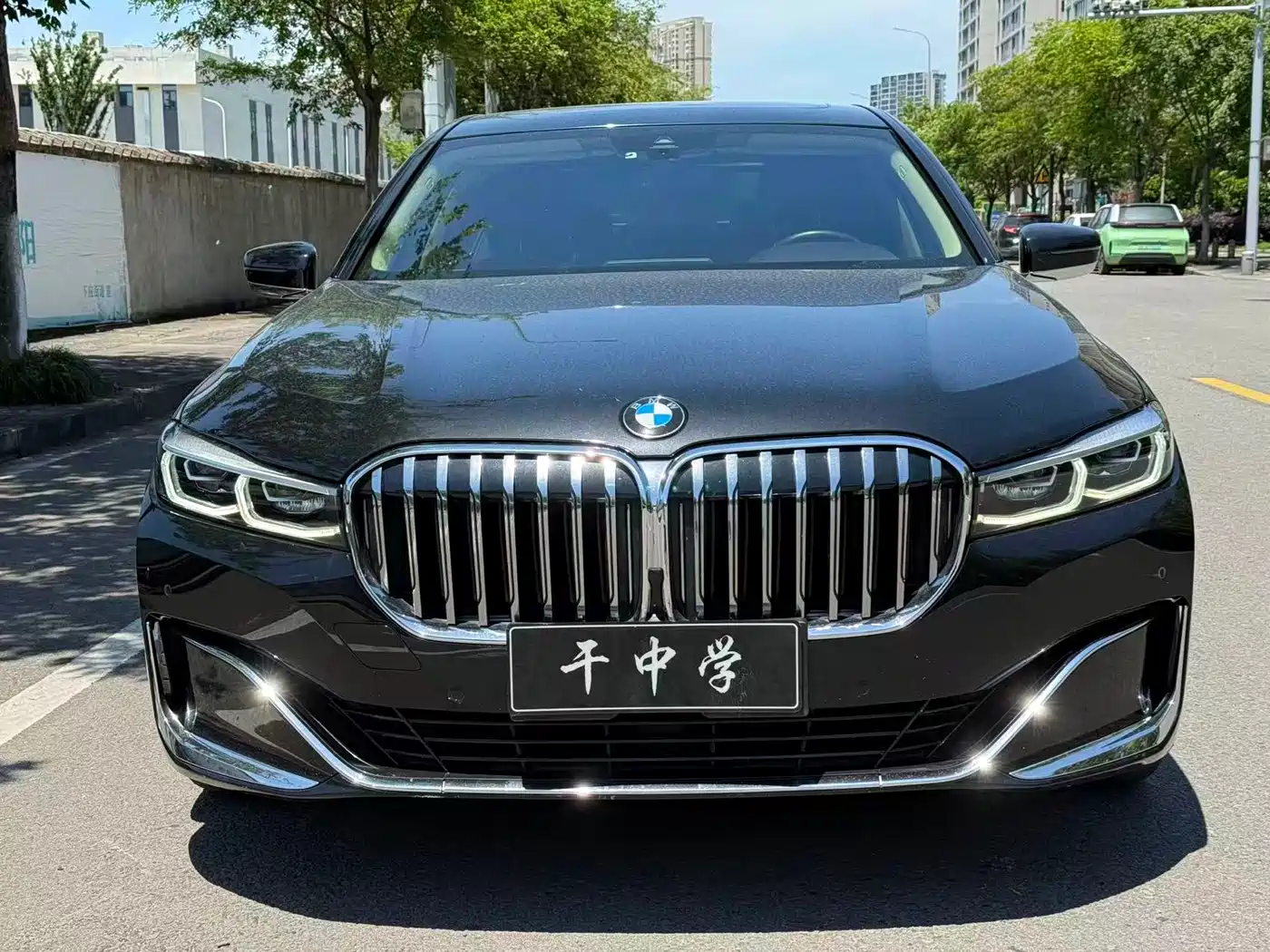 BMW 7 Series 2021 Model 740Li Leading Luxury Package фото 2