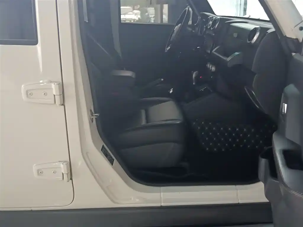 BAIC ORV Beijing Offroad BJ40 2016 Model 40L 2.3T Automatic 4WD Exclusive фото 25