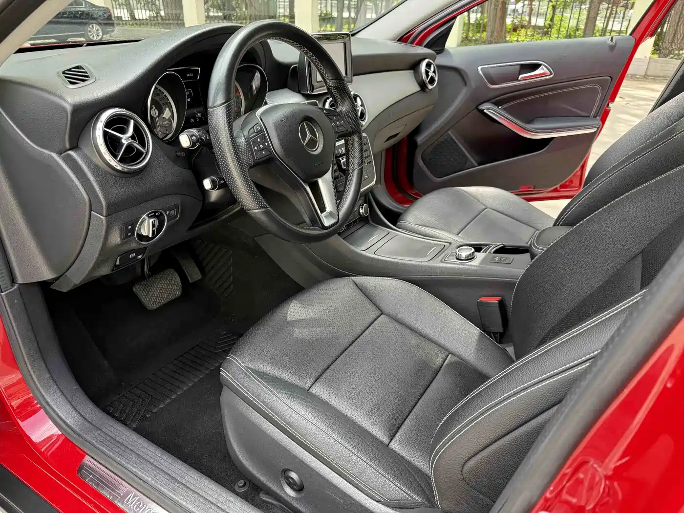 Mercedes-Benz GLA 2015 GLA 200 Dynamic фото 4