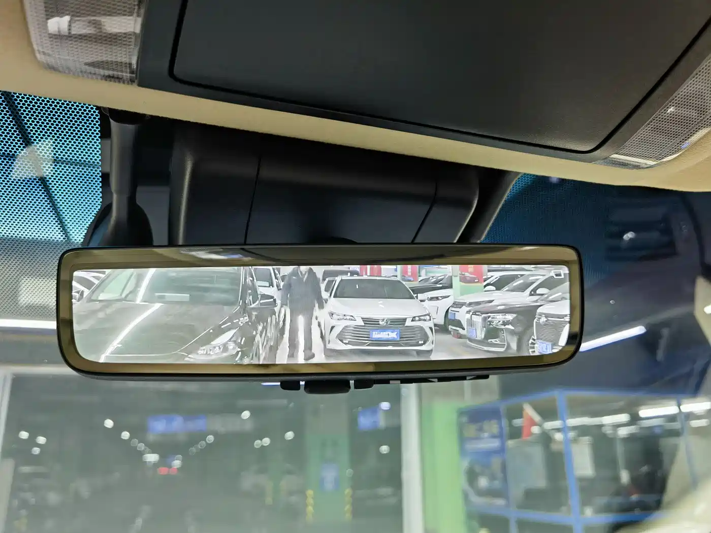 Toyota Alphard 2020 Hybrid 2.5L Premium Edition фото 11