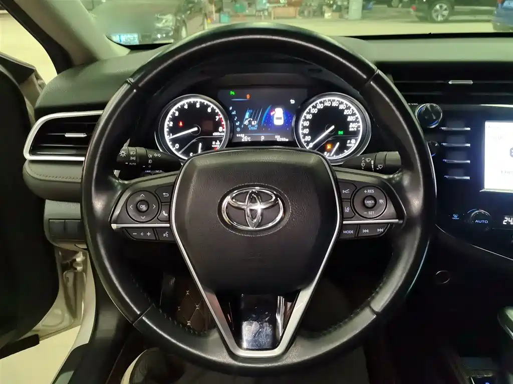 Toyota Camry 2018 2.0G Luxury Edition фото 3