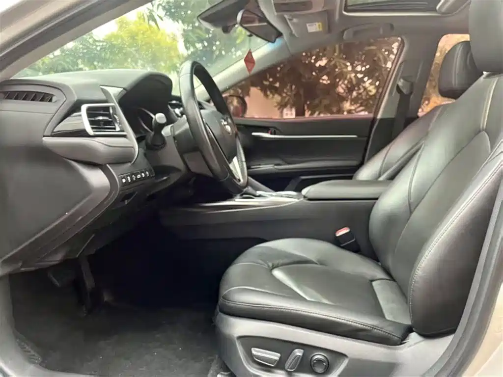 Toyota Camry 2018 2.0G Luxury Edition фото 15