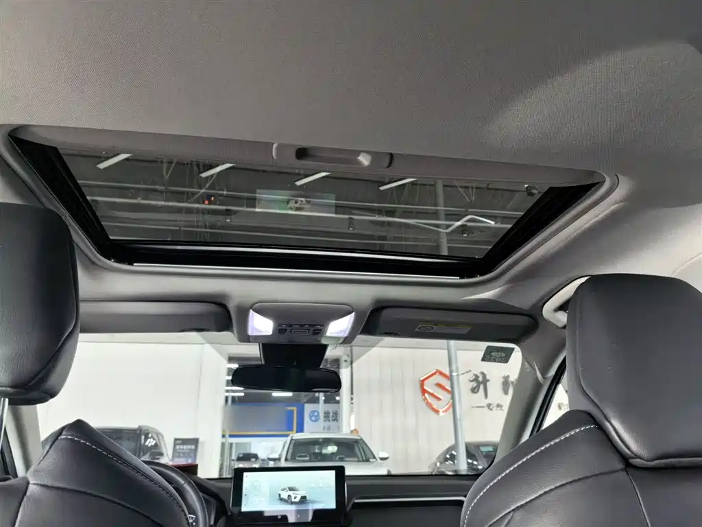 Toyota Wildlander 2023 2.0L CVT FWD Urban фото 15