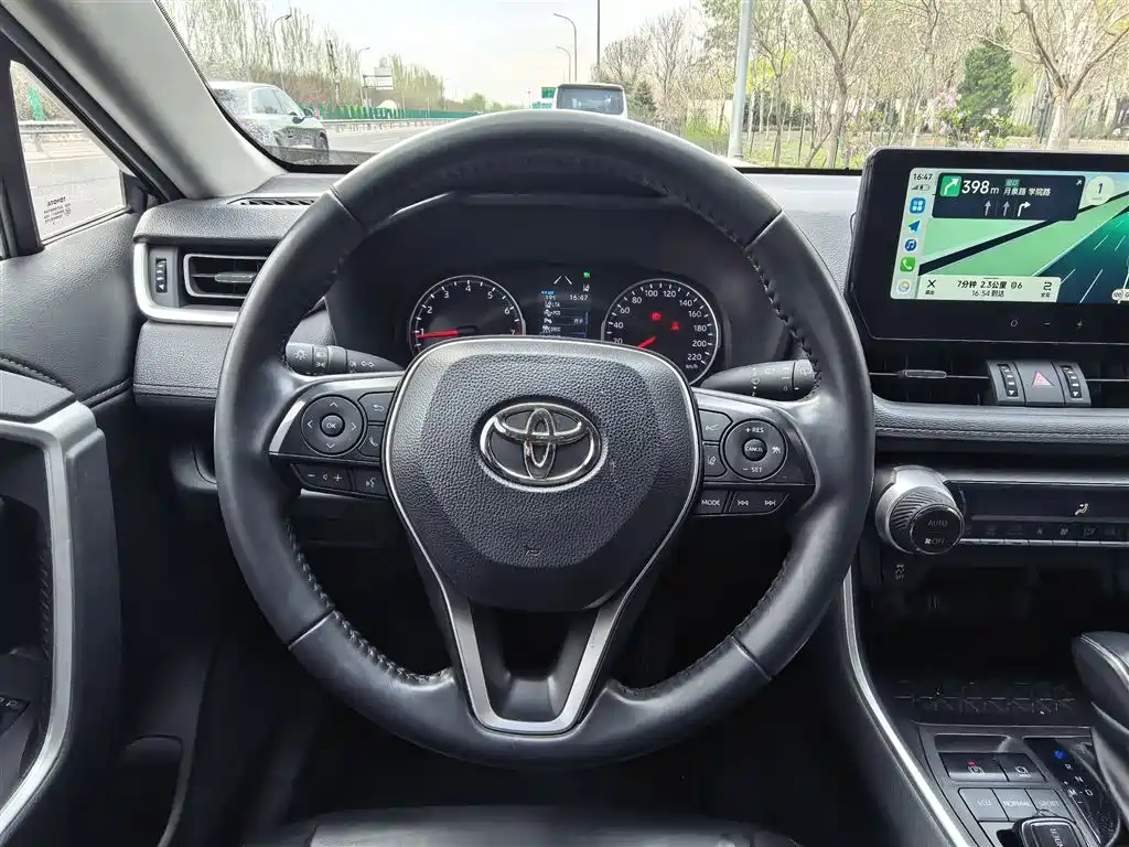 Toyota Wildlander 2023 2.0L CVT FWD Urban фото 18