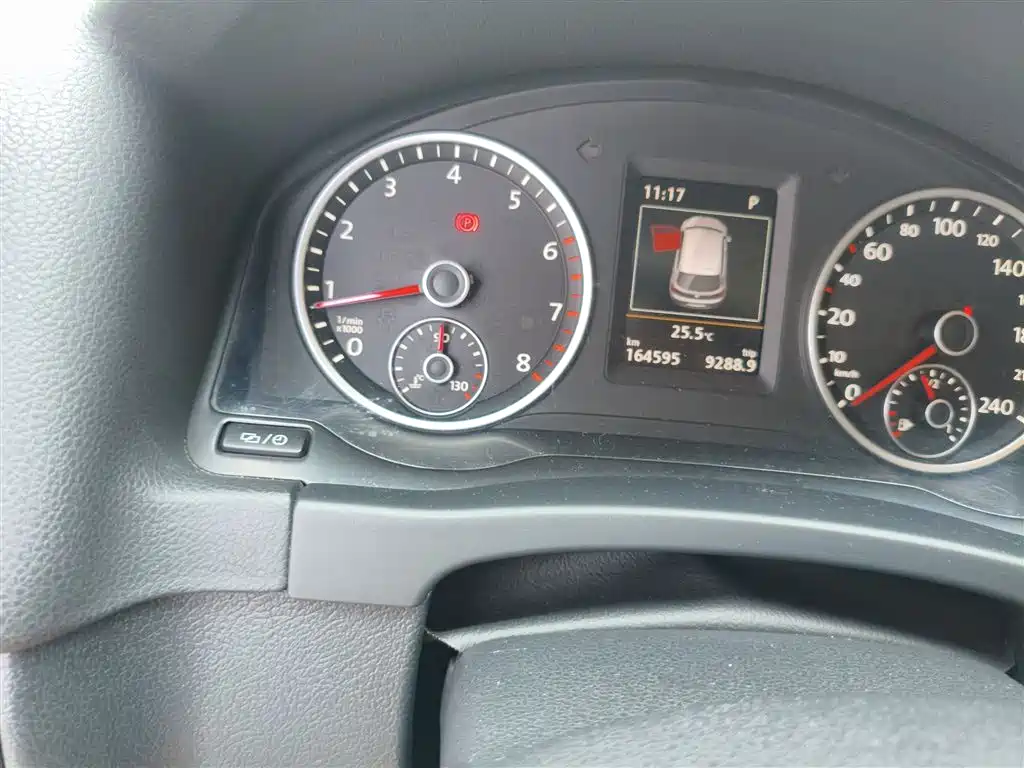 Volkswagen Tiguan 2015 2.0TSI Automatic 4WD Luxury фото 5
