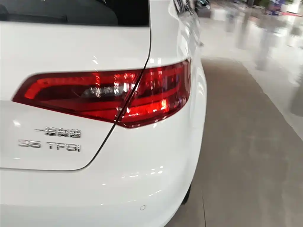 Audi A3 2015 Sportback 35 TFSI Millionth Anniversary Comfort Enjoyment Type фото 8