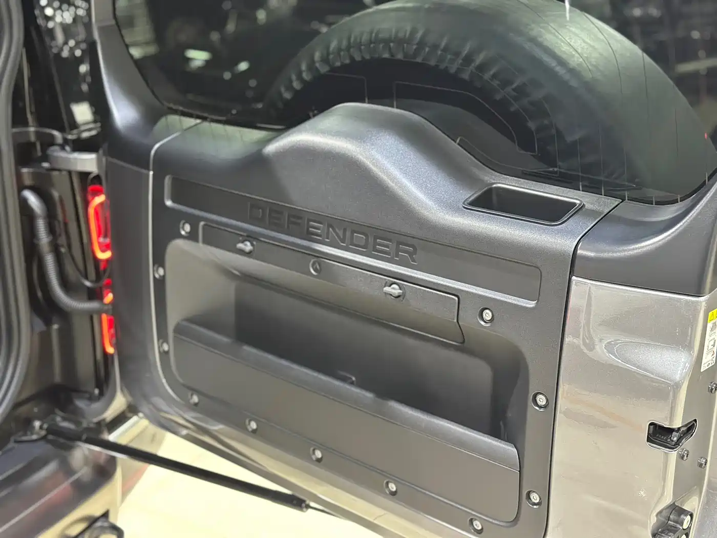 Land Rover Defender 2022 110 P400 X фото 52