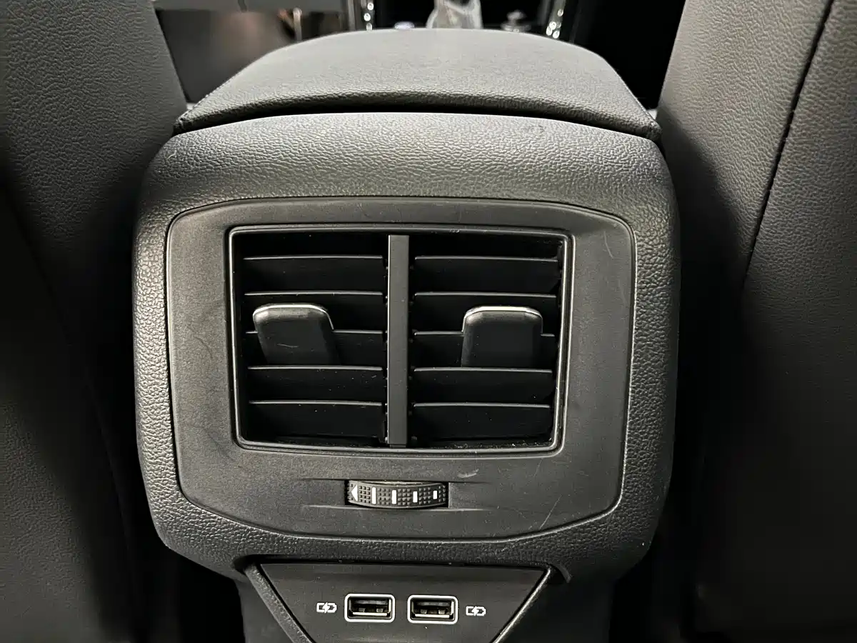 VOLKSWAGEN T ROC EXPLORING SONGS