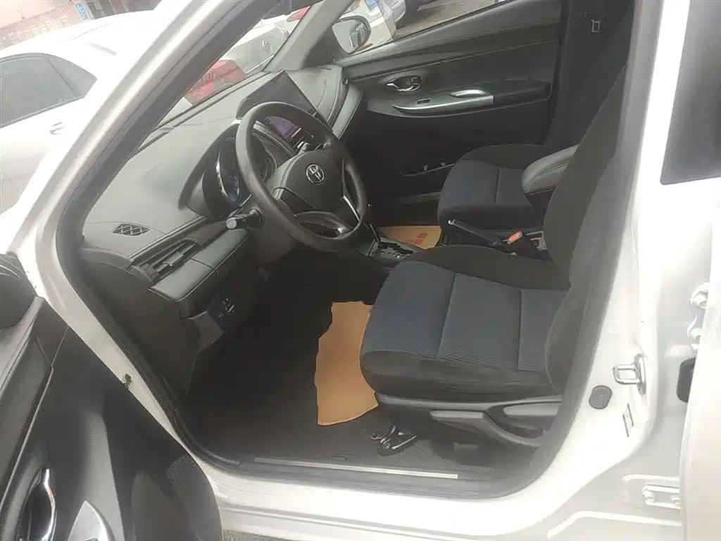 Toyota YARiS L Zhi Xuan 2015 1.5E Auto Charming Edition фото 15