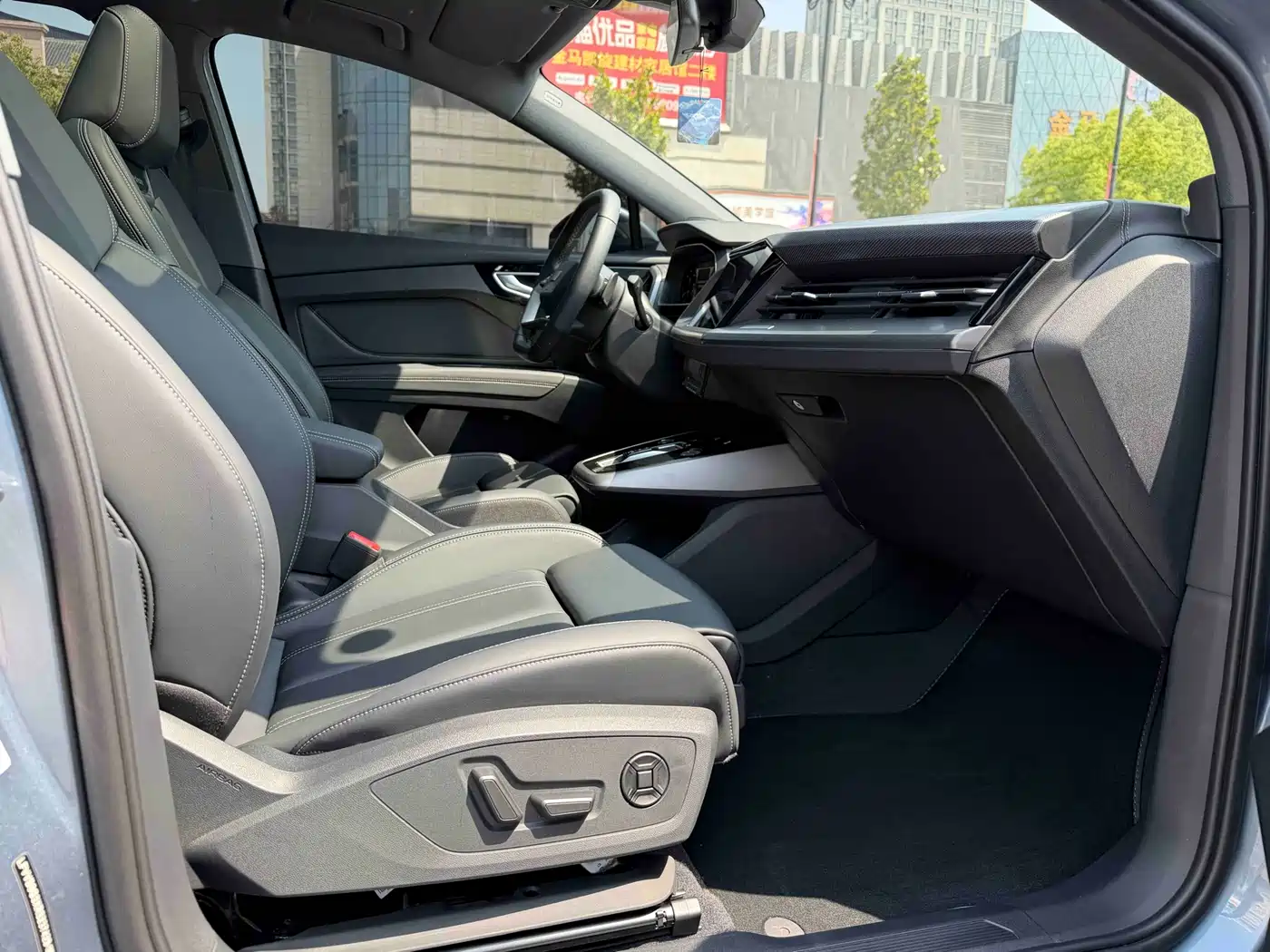 Audi Q4 e-tron 2024 40 e-tron Pioneer Edition фото 14