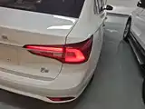 Фото 8 - Roewe i5