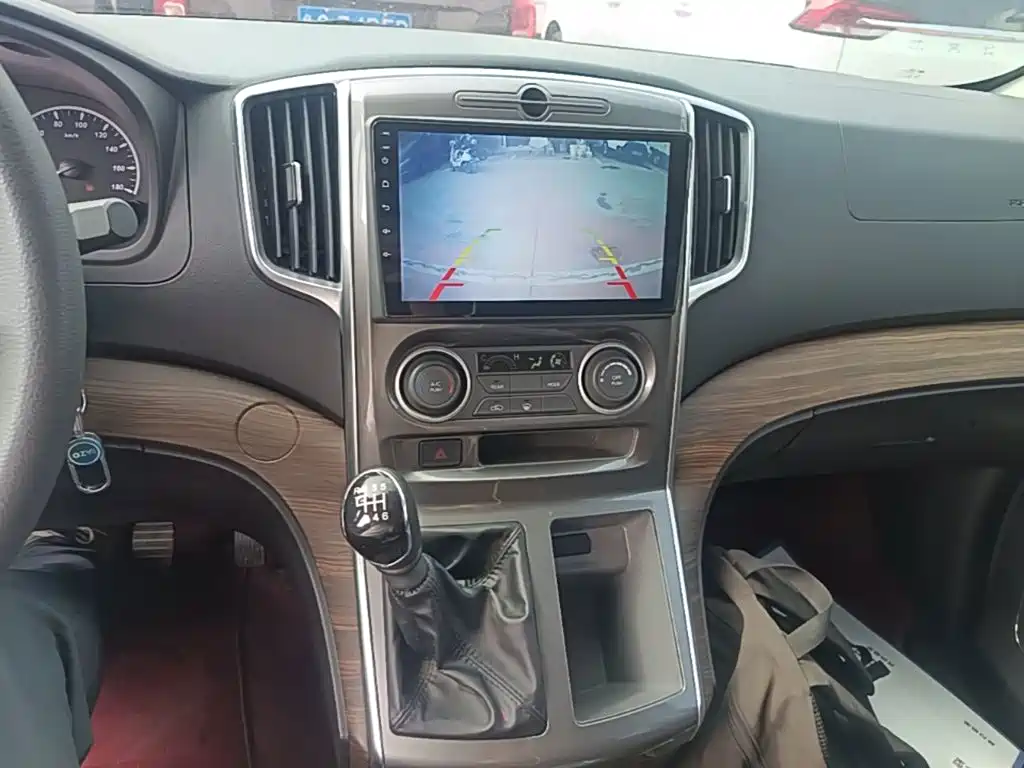 Photo 13 - Dongfeng Fengxing Lingzhi PLUS
