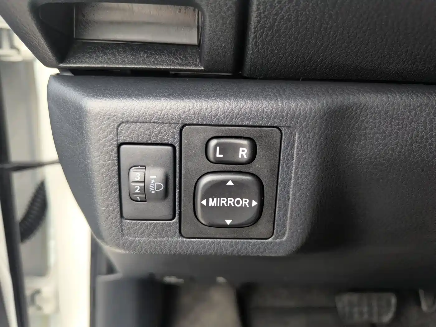 Toyota YARiS L Zhi Xuan 2022 Zhi Xuan X 1.5L CVT Luxury PLUS Edition фото 21