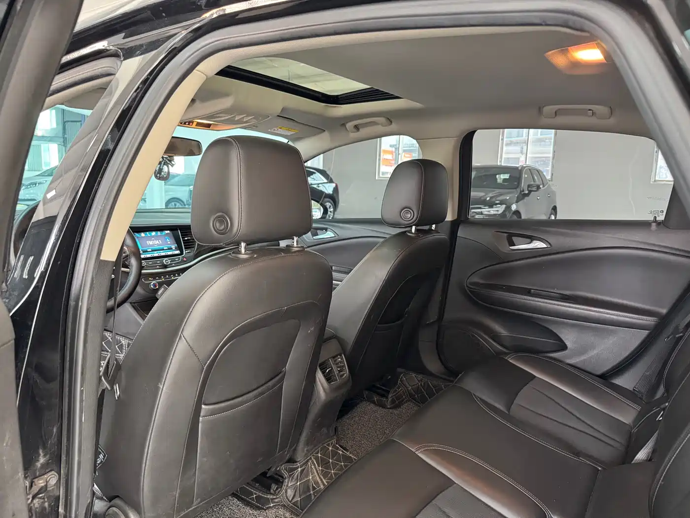 Buick Verano 2019 Sedan 20T Dual Clutch Leading фото 7
