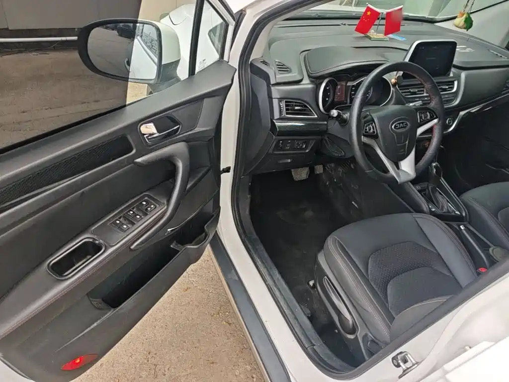JAC Motors Refine S3 2017 2017 1.6L CVT Luxury Smart