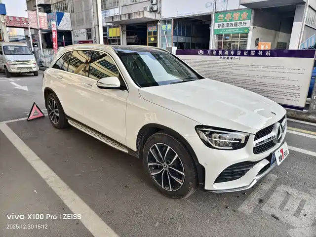 MERCEDES-BENZ GLC