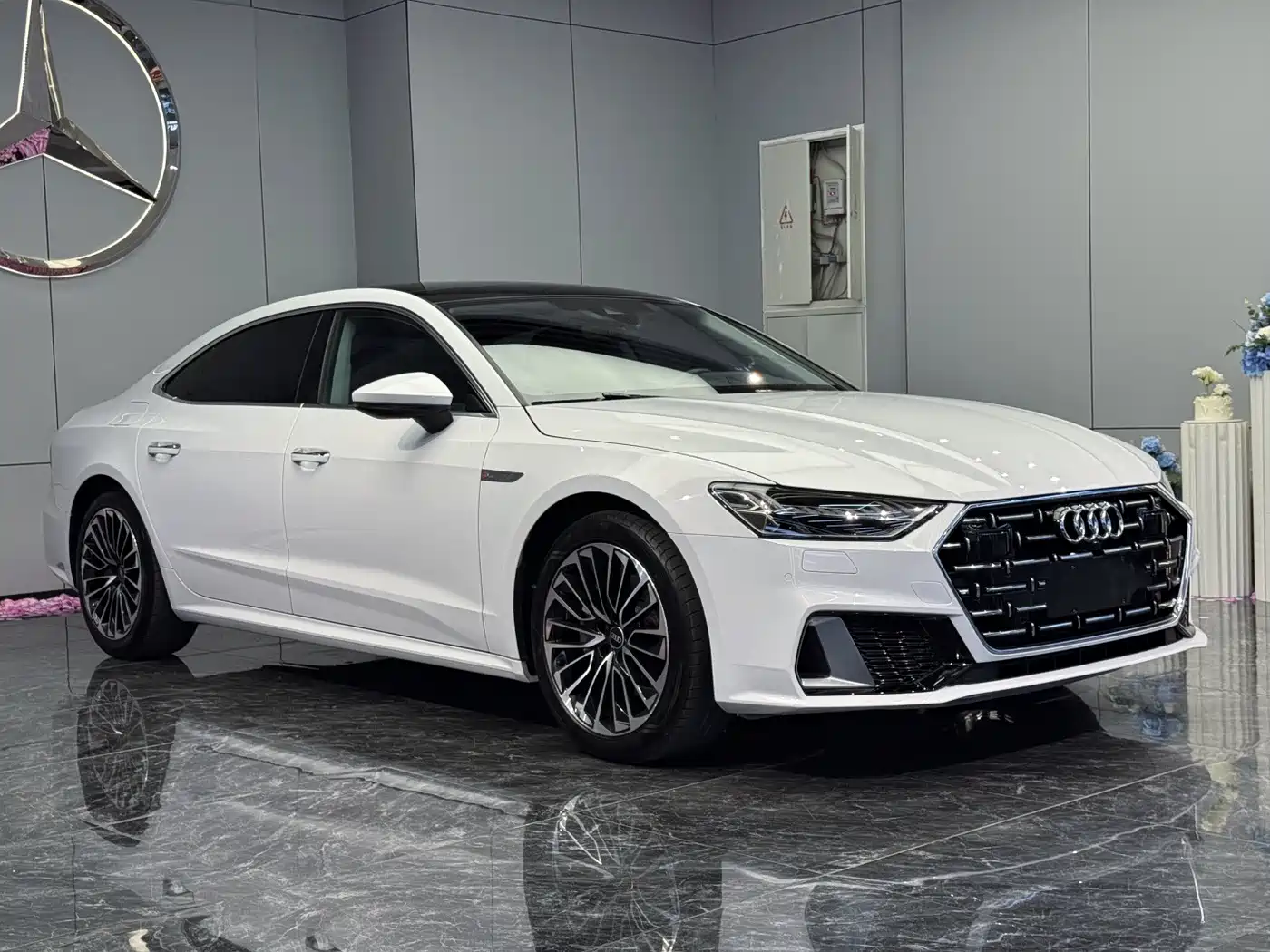 Audi A7L 2022 45 TFSI S-line Dream Builder Crystal Package фото 3