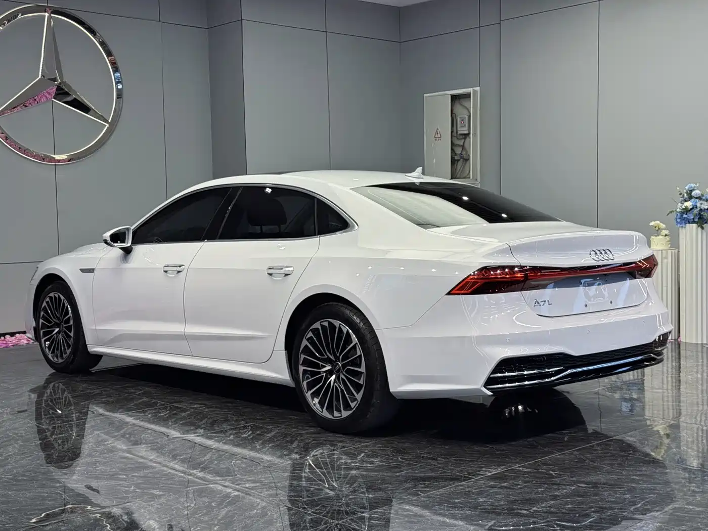 Audi A7L 2022 45 TFSI S-line Dream Builder Crystal Package фото 9