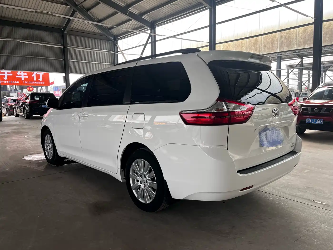 Toyota Sienna 2015 3.5L 4WD L фото 4