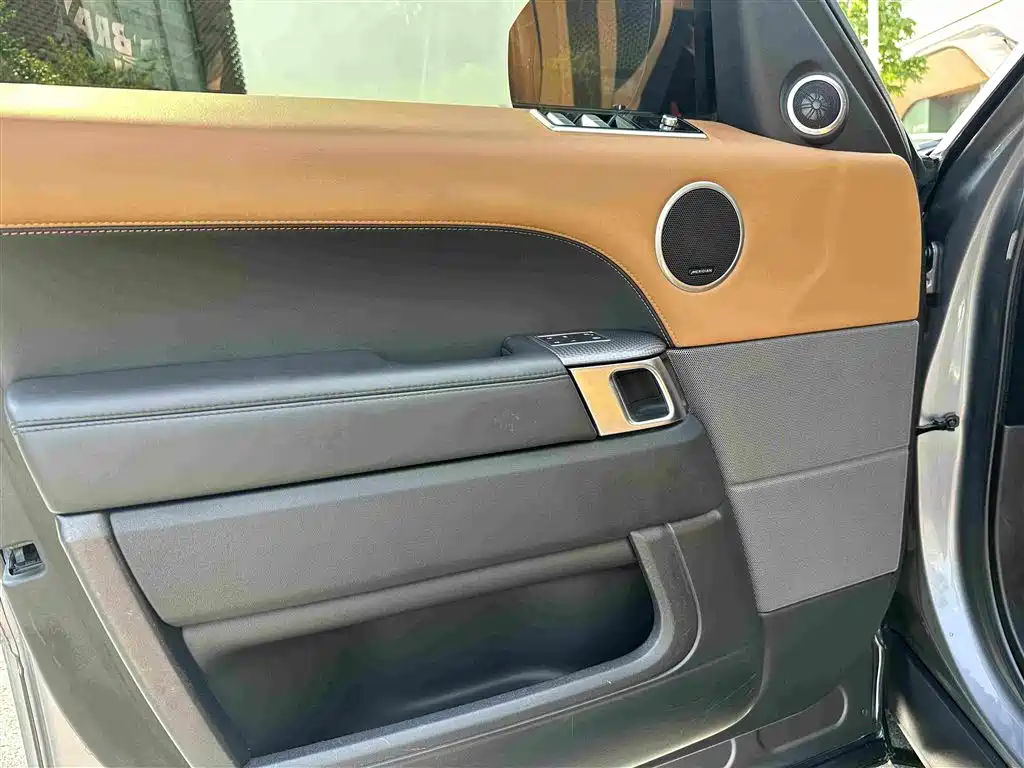 Photo 16 - Land Rover Range Rover Sport
