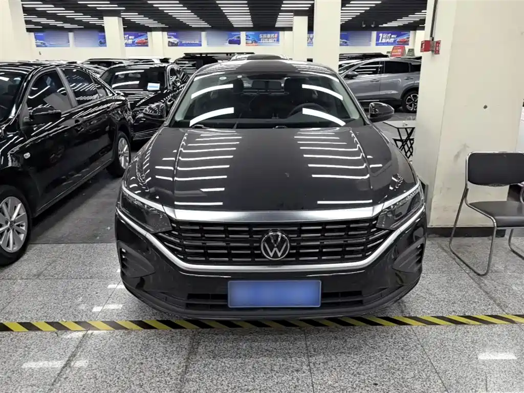 Volkswagen Passat 2025 Outstanding 280TSI Business Edition фото 3