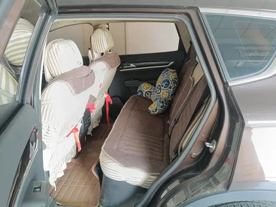 Dongfeng Aeolus Dongfeng Fengshen AX7 2015 2015 2.0L Automatic Smart Joy