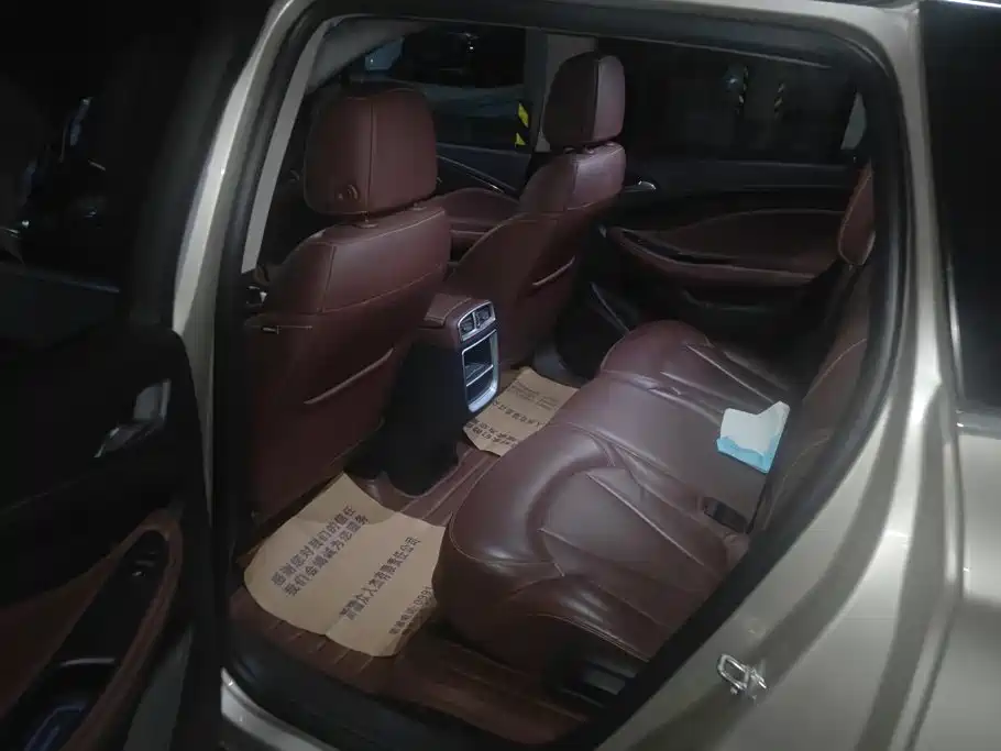 Фото 11 - Buick Envision Plus