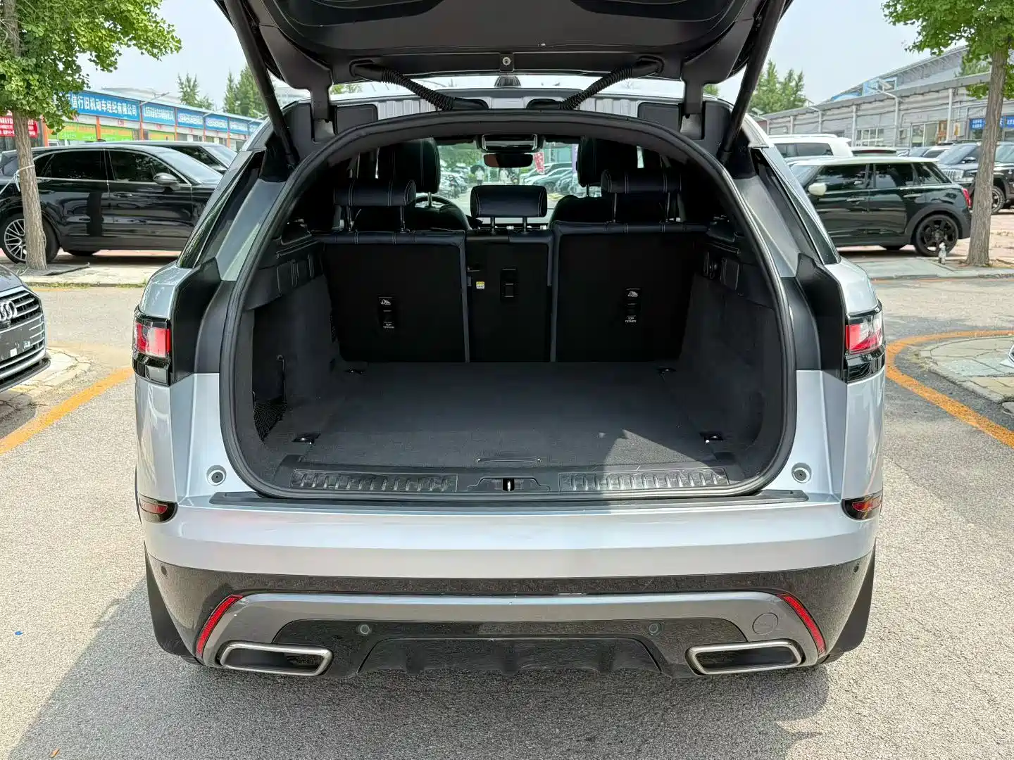 Фото 8 - Land Rover Range Rover Velar
