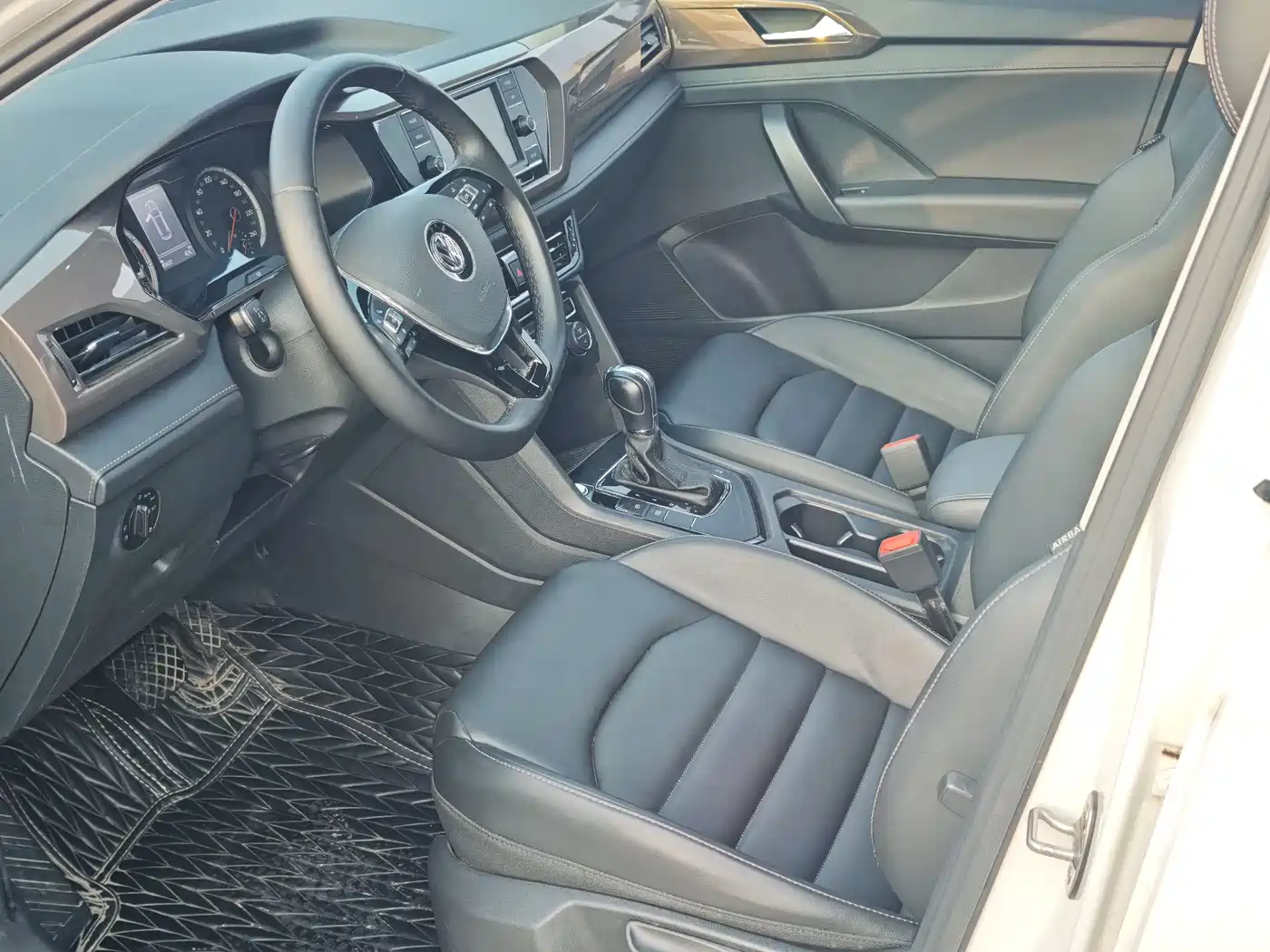 Volkswagen Tharu 2020 280TSI 2WD Comfort Edition China VI фото 6