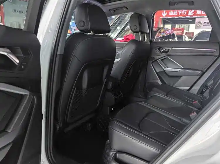 Audi Q3 2024 40 TFSI Fashion Sport фото 9