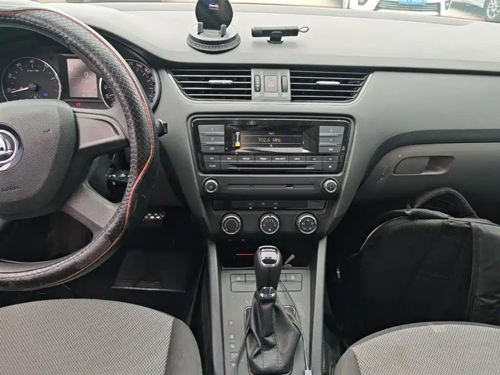 Škoda Octavia 2015 1.6L Automatic逸致版 фото 13