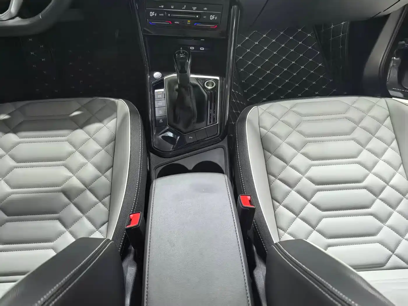 Volkswagen Tayron 2023 330TSI 2WD Luxury Plus Advanced Edition фото 15