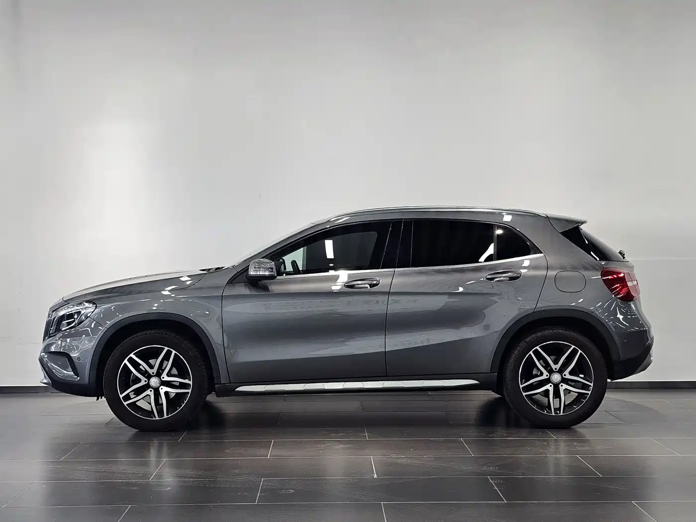 Mercedes-Benz GLA 2015 GLA 220 4MATIC Fashion Edition фото 2