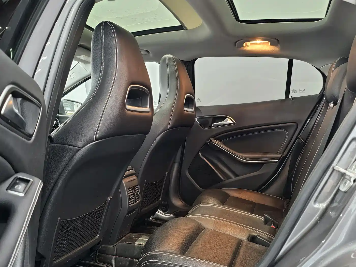 Mercedes-Benz GLA 2015 GLA 220 4MATIC Fashion Edition фото 14