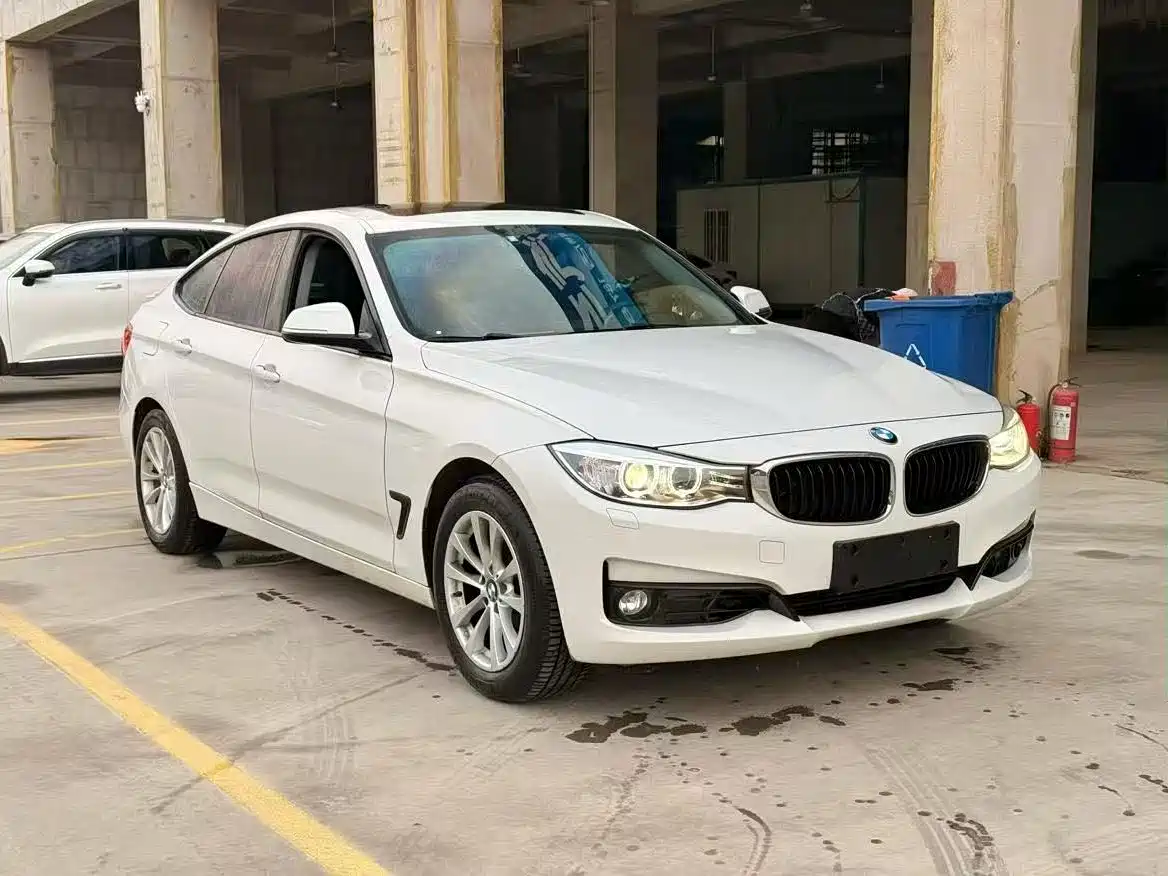 BMW 3 Series GT 2013 Model 320i Leading фото 3