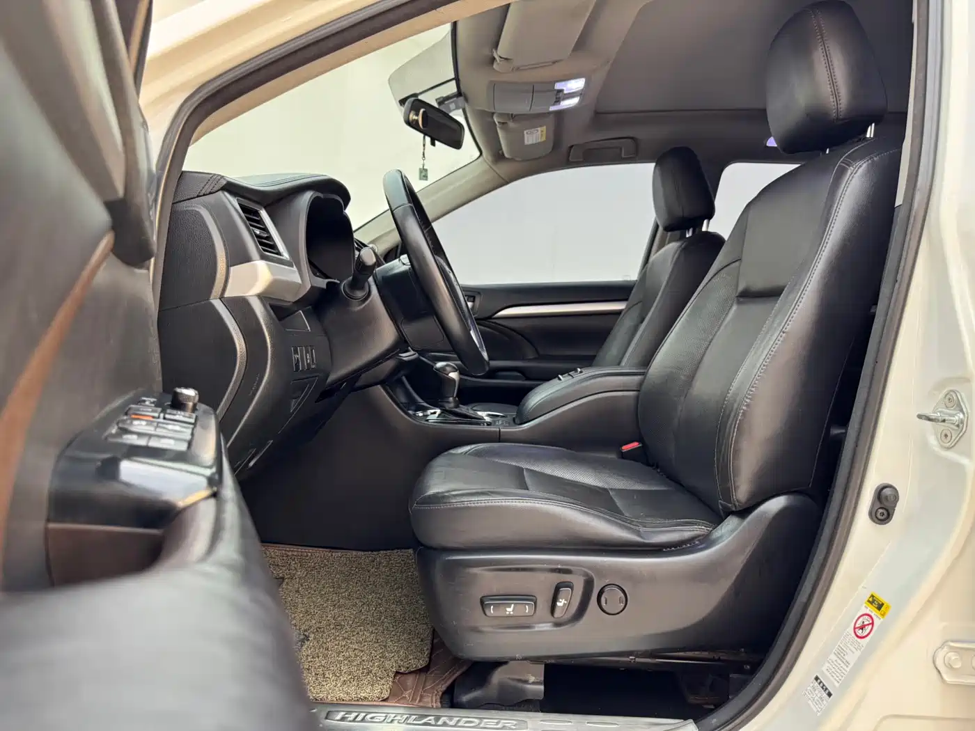 Toyota Highlander 2015 2.0T AWD Luxury Edition 7-seater фото 4