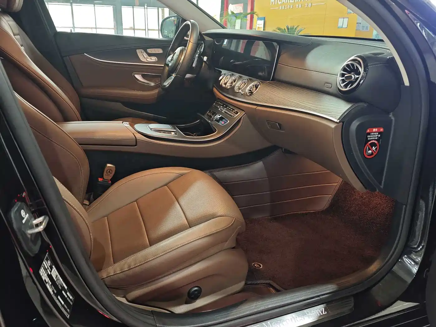 MERCEDES-BENZ E CLASS