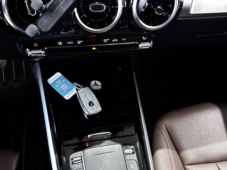 Mercedes-Benz GLB 2023 Facelift GLB 200 Dynamic фото 20