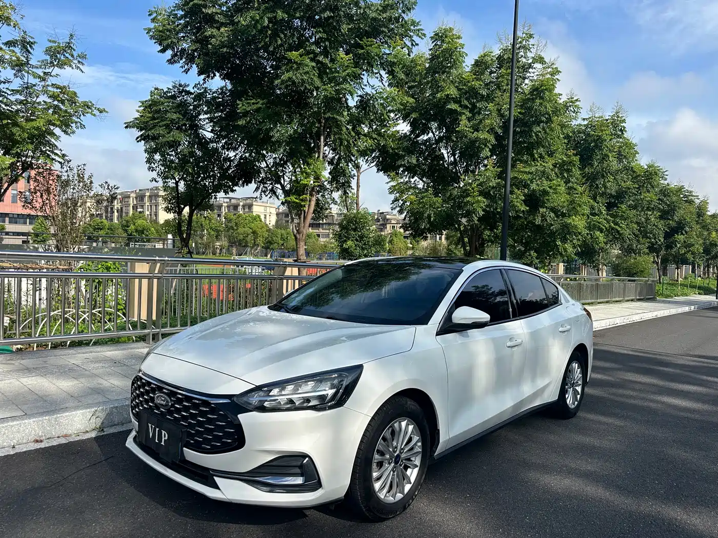 Ford Focus 2022 2021 Hatchback EcoBoost 180 Auto Trend