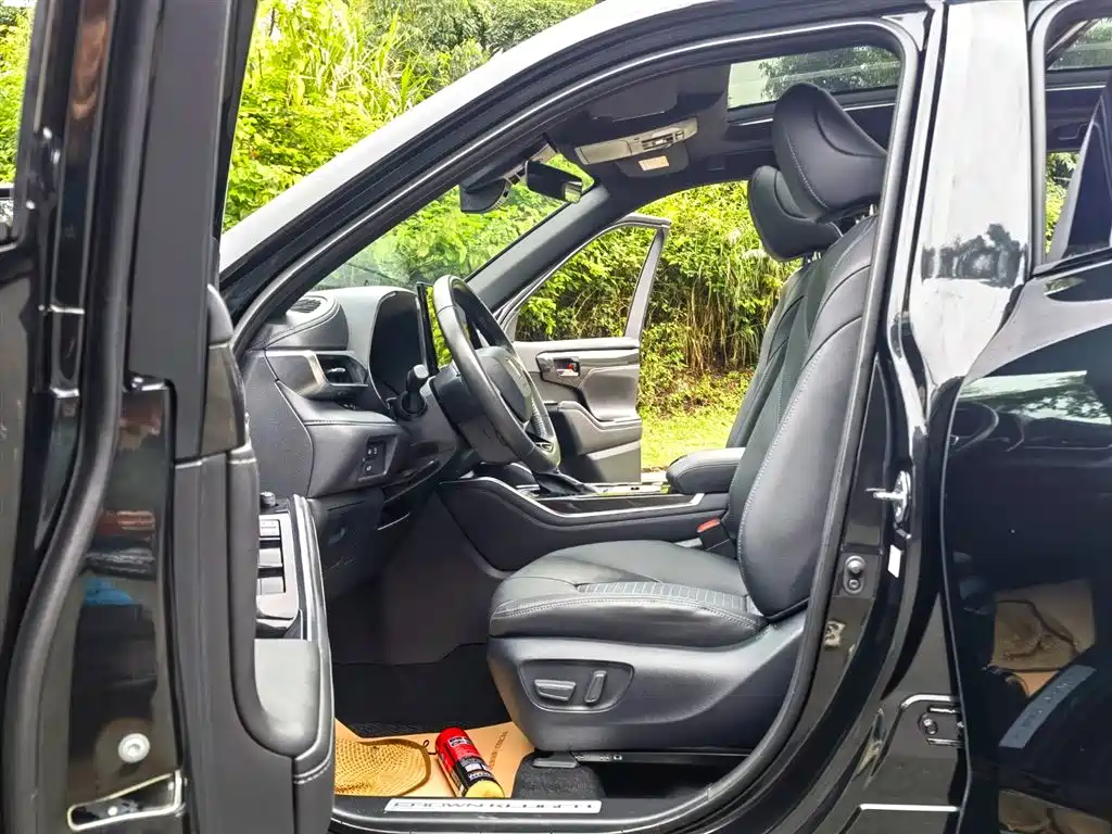 Toyota Crown Kluger 2023 2.5L HEV AWD Premium Edition фото 9